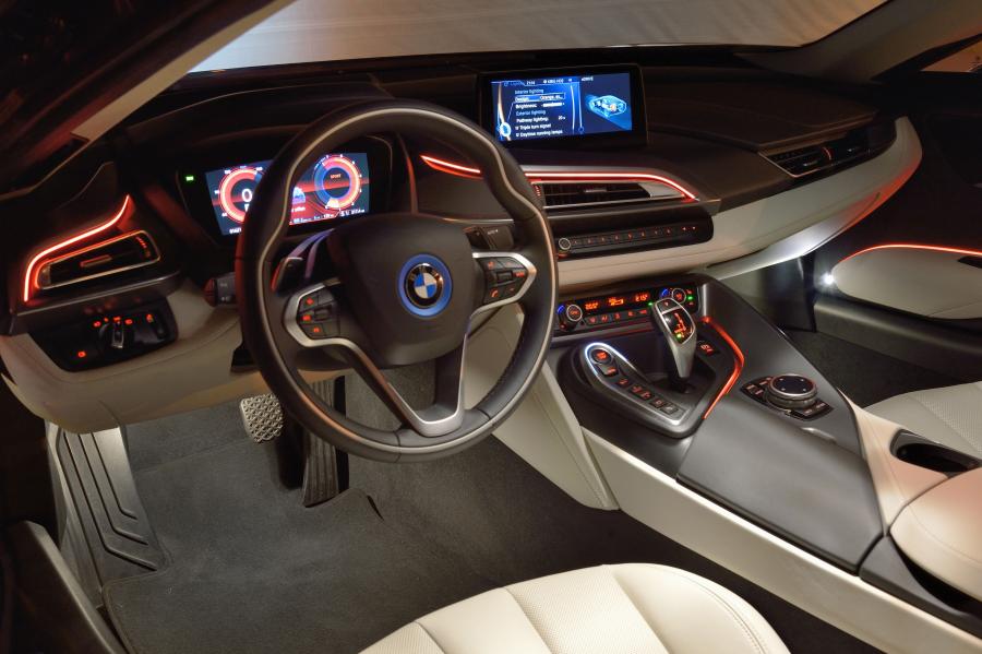  BMW i8 2014 года  (фото 108 из 180)